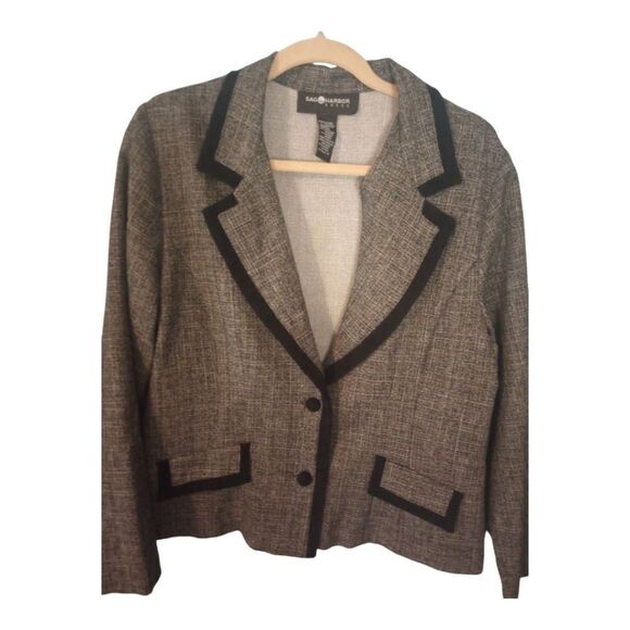 Sag Harbor waist length blazer with satin trimmed lapel and  buttons - Picture 1 of 10